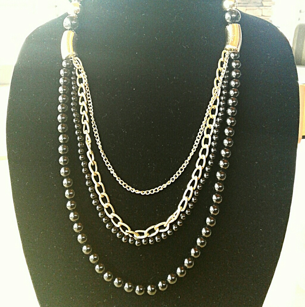1 Bead Necklace and Earrings